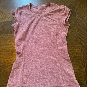 Red lululemon tight short sleeve shirt, great condition